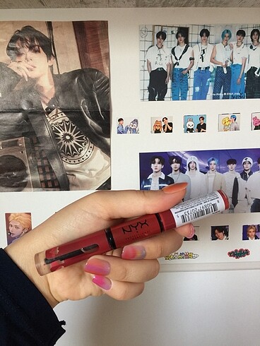 NYX BORDO ÇİFT TARAFLI RUJ