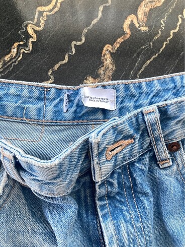 Diğer Zara model etiketi kesik jean