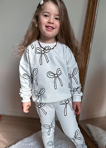 Zara alt üst takım 4 -5 yaş için uygundur