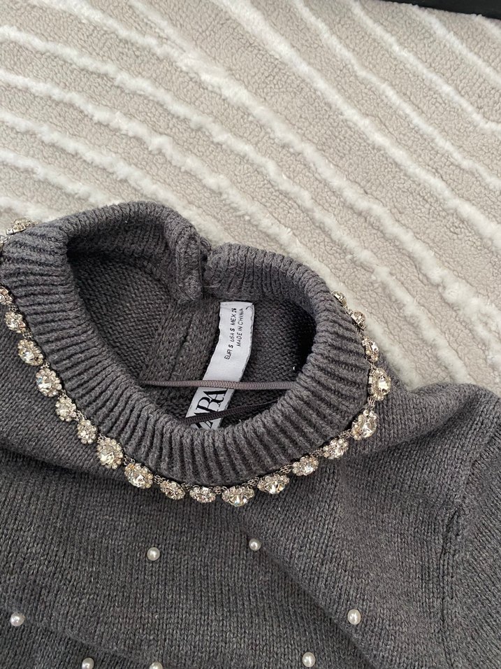 Gri Nakışlı Kısa Kollu Triko Kazak - Görsel 3