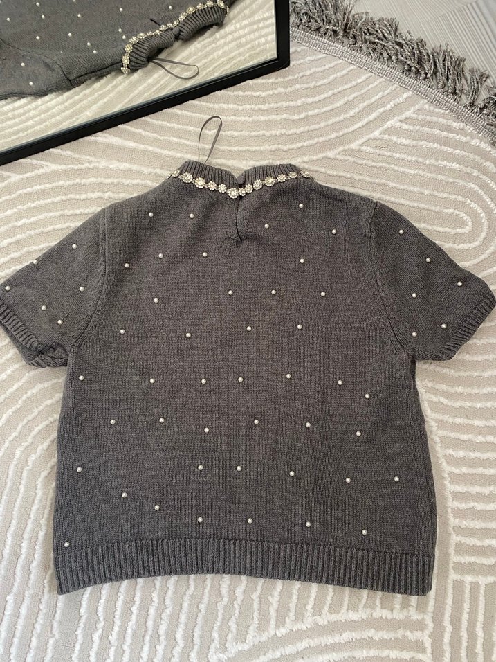 Gri Nakışlı Kısa Kollu Triko Kazak - Görsel 2
