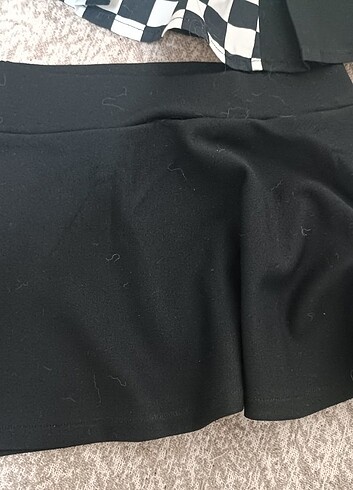 Standart Beden Beden çeşitli Renk 4 adet yeni gibi tertemiz mini etekler(marka temsilidir)