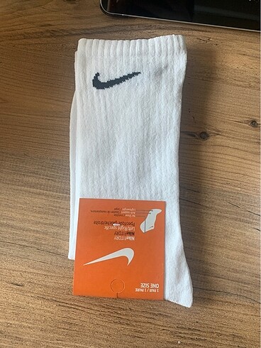 Nike uzun çorap