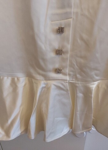 42 Beden beyaz Renk Saten kırık beyaz elbise