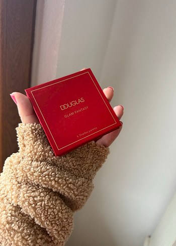 DOUGLAS GLAM FANTASY FAR PALETİ - Görsel 5