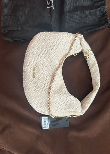  Beden Nine West Bej Yılan Desenli Zincir Detaylı Kadın Çanta