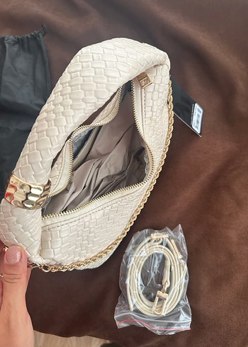  Beden beyaz Renk Nine West Bej Yılan Desenli Zincir Detaylı Kadın Çanta
