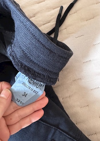 Siyah Kemerli Rahat Kesim Erkek Kot Pantolon - Görsel 5