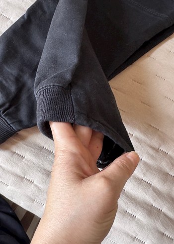 Siyah Kemerli Rahat Kesim Erkek Kot Pantolon - Görsel 4