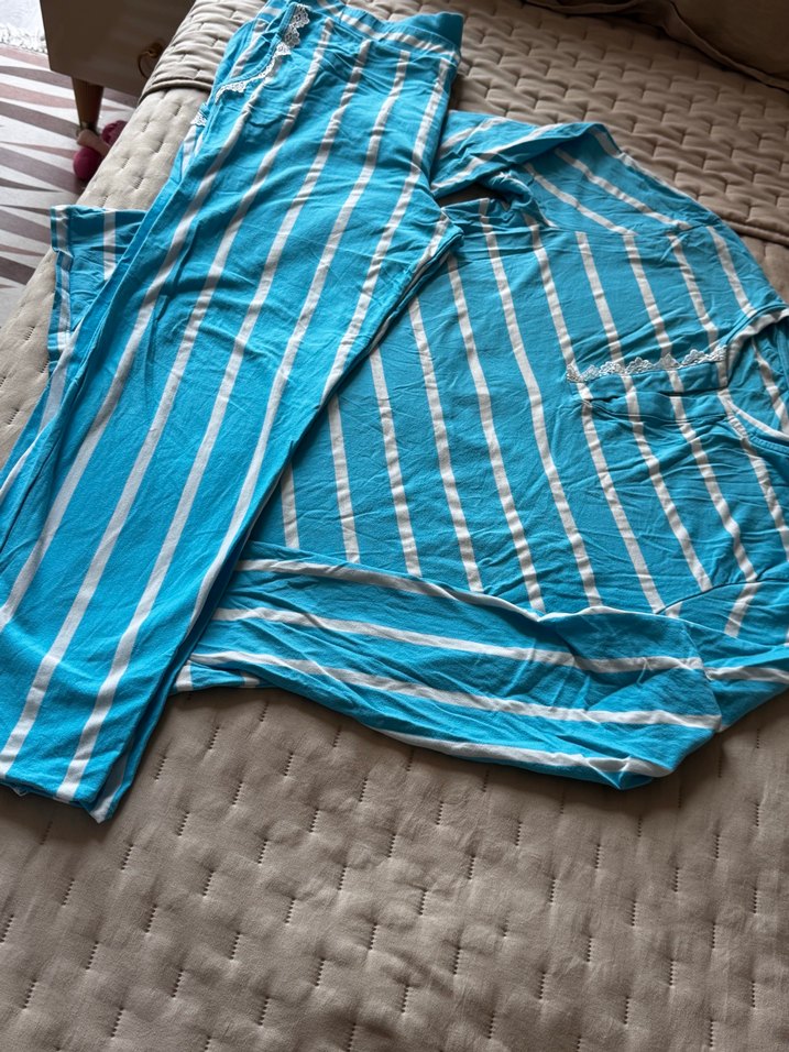 Mavi Çizgili Kadın Pijama Takımı - Görsel 2