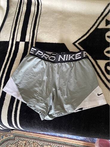 Nike pro
