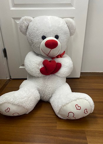 Beyaz Peluş Ayıcık Kalpli Detaylı
