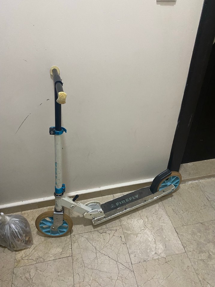 Mavi ve Gri Scooterı - Görsel 4