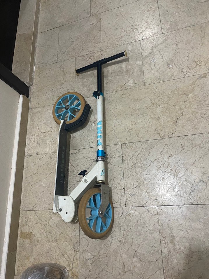 Mavi ve Gri Scooterı - Görsel 2