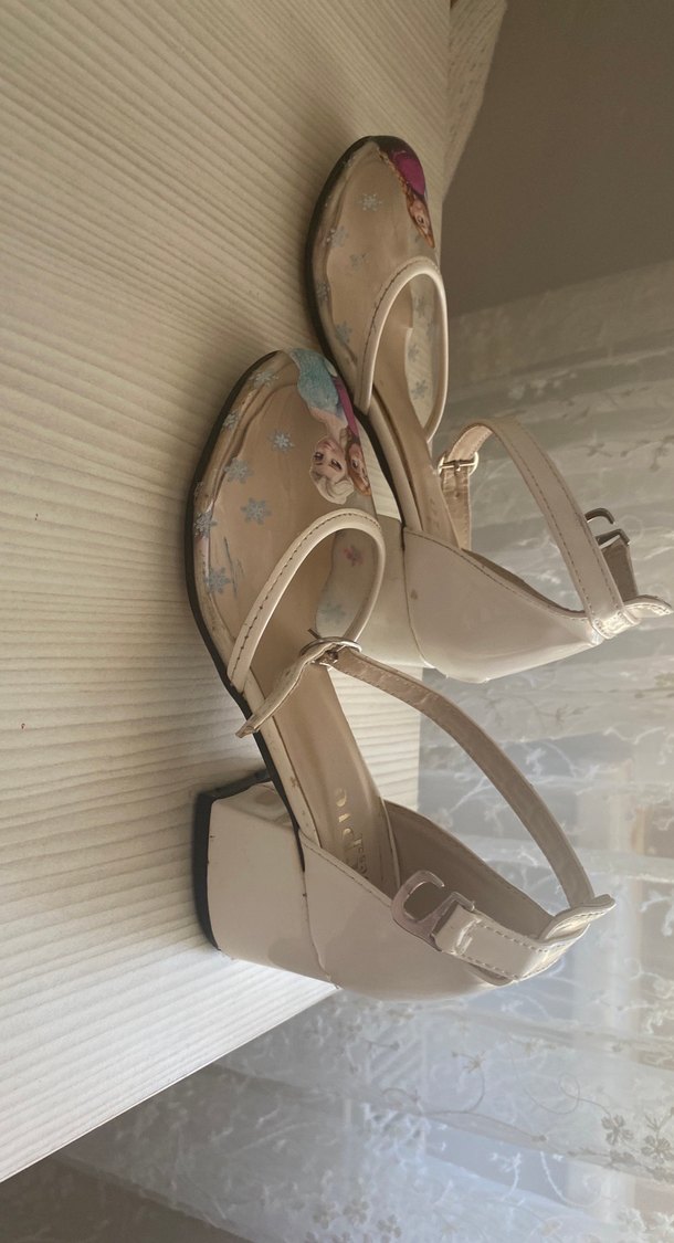 Kız Çocuk Beyaz Baskılı Tokalı topuklu ayakkabı - Görsel 5