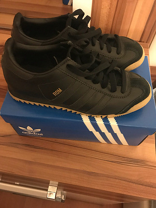 37 Beden Adidas rom