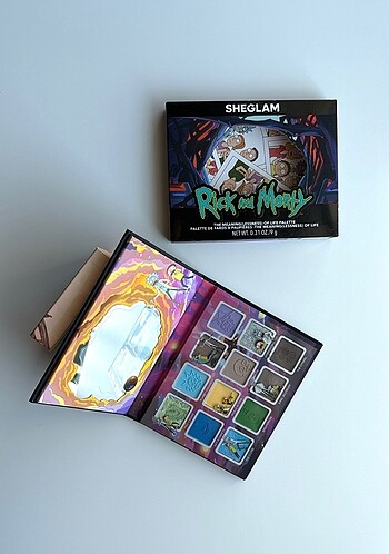Rick and Morty far paleti