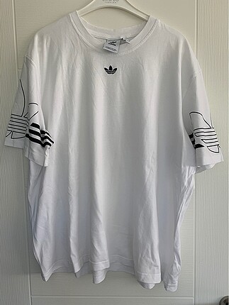 Adidas t-shirt