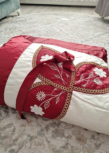 İşlemeli Bordo Dekoratif Yatak örtüsü ve 2 yastık - Görsel 5
