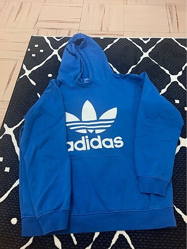 Adidas üst