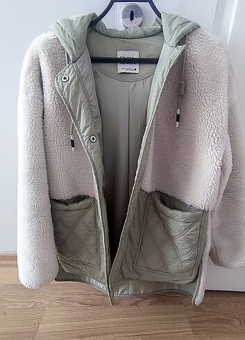 Zara kapitone mont
