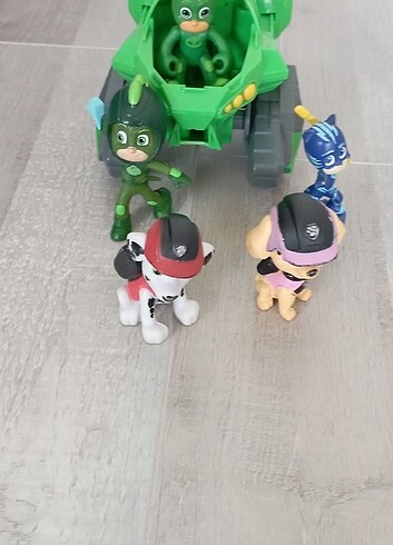 Pijamaskeliler ve.paw patrol