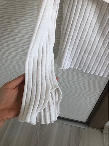 Zara Bluzz