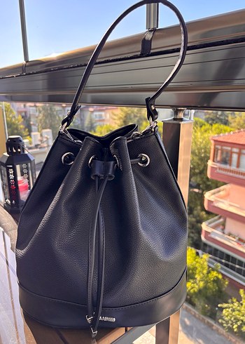Siyah Deri Kova Çanta