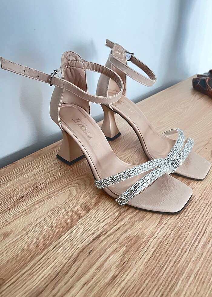 Topuklu ayakkabı - Görsel 2