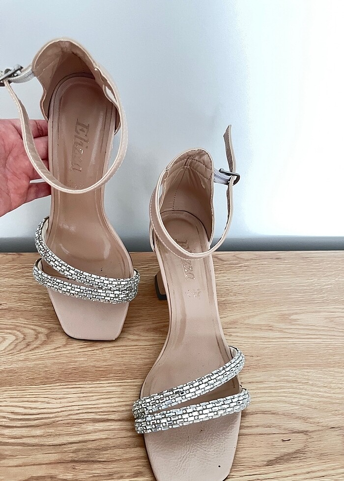 Topuklu ayakkabı - Görsel 4