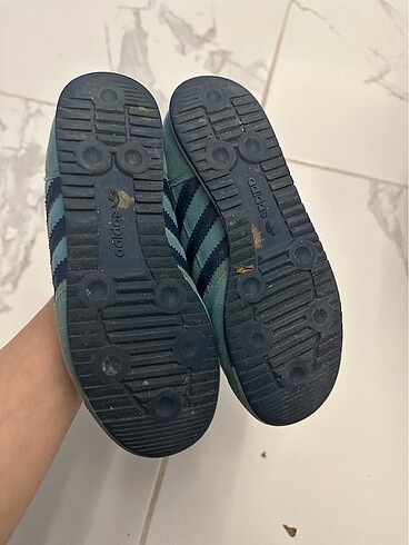 33 Beden mavi Renk Adidas erkek çocuk spor ayakkabısı