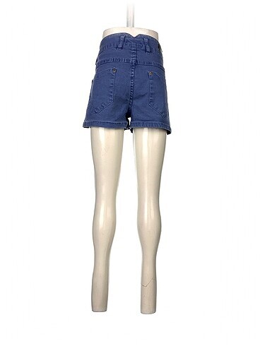 36 Beden Pull and Bear Mini Şort %70 İndirimli.