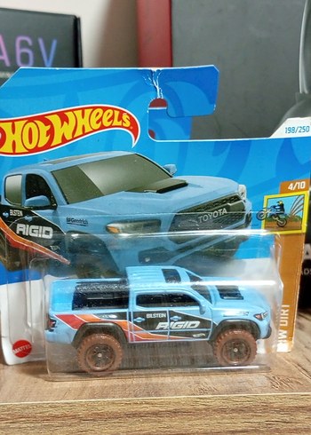  Beden Renk Hot Wheels 4'lü lot
