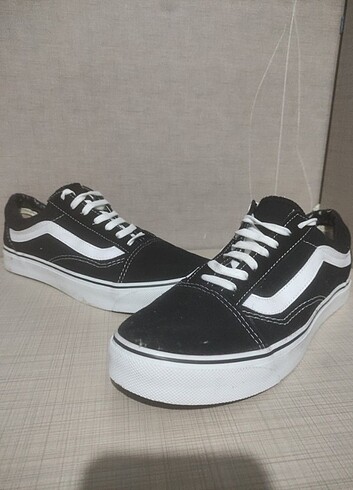 VANS.. 