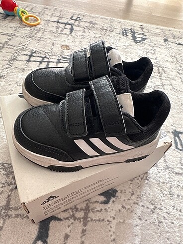 23 Beden siyah Renk Adidas bebek spor ayakkabı