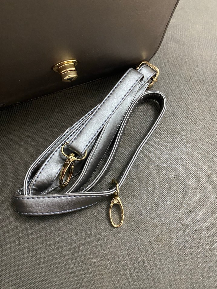 Gri Deri Zincir Detaylı Kadın Çanta - Görsel 4