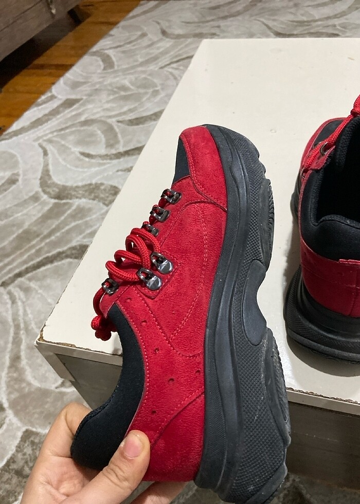 Kırmızı yüksek spor - Görsel 3