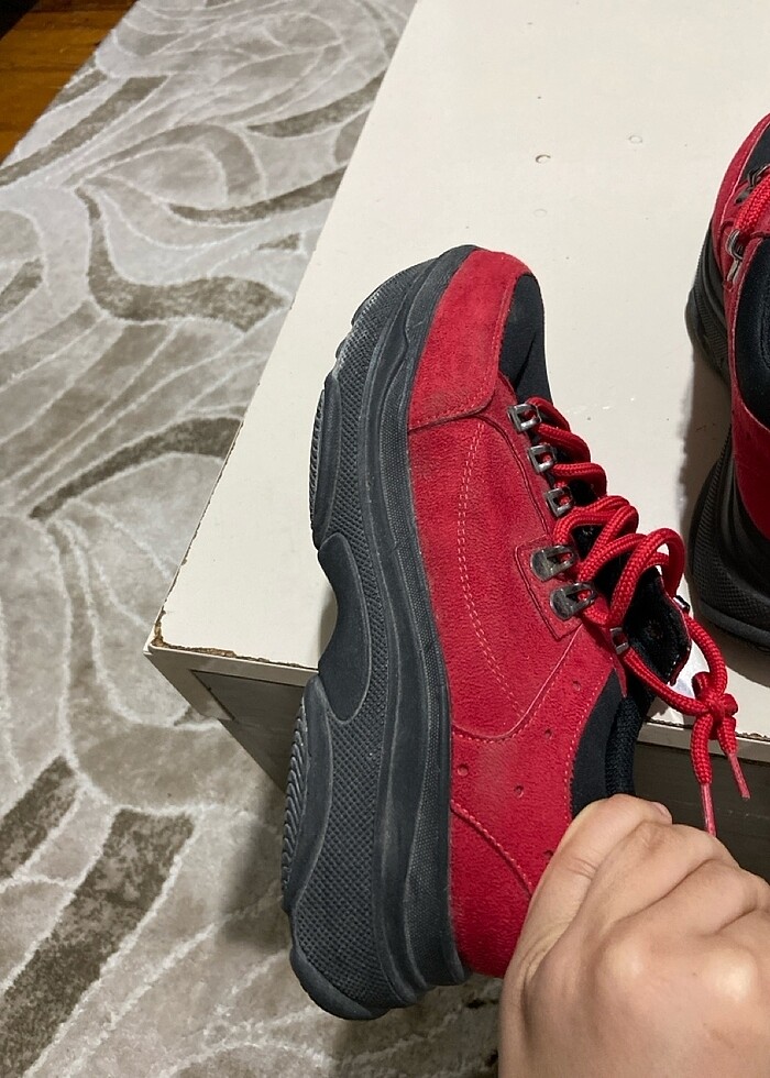 Kırmızı yüksek spor - Görsel 4