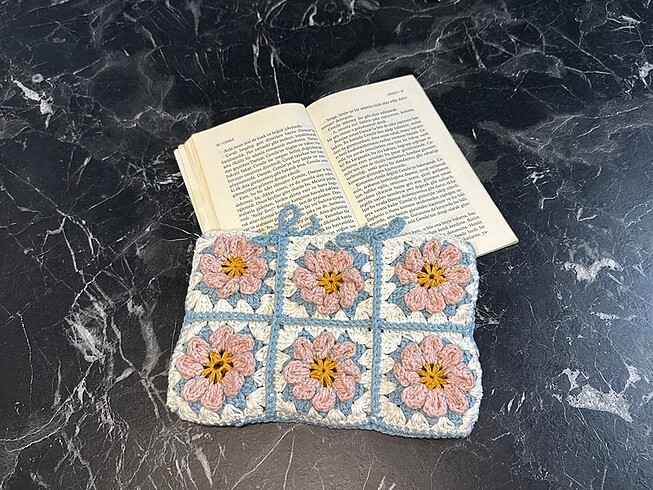 Örgü kitap kılıfı