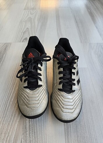 34 Beden gri Renk orijinal #adidas predator 34 numara krampon