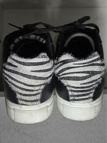 39 Beden siyah Renk Nine west