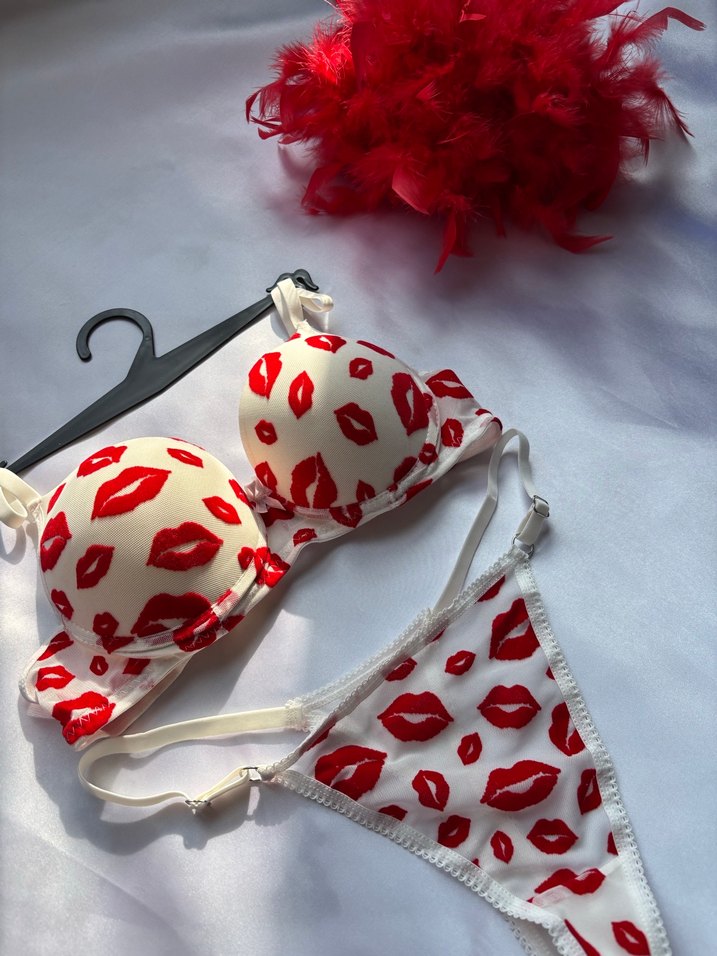 Beyaz Mini Pop Art Desenli Sütyen Takımı 80 beden - Görsel 2