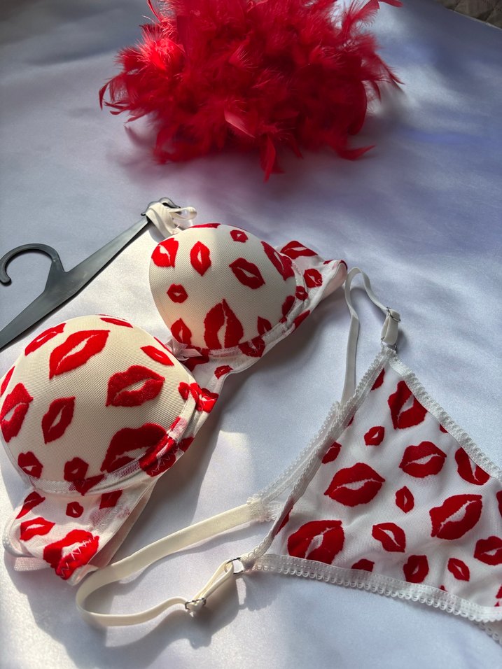 Beyaz Mini Pop Art Desenli Sütyen Takımı 80 beden - Görsel 3