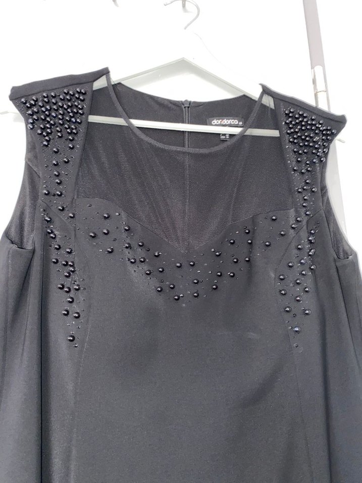 Siyah yakası siyah inci detaylı abiye midi boy elbise - Görsel 4