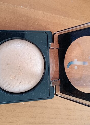 Flormar baked powder