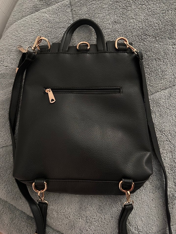 Siyah Deri Kadın Sırt Çantası - Görsel 2