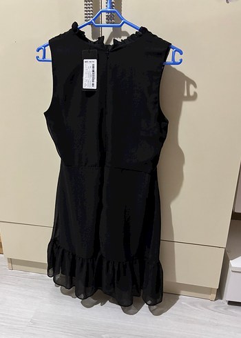 40 Beden Trendyolmilla Siyah Fırfırlı Mini Kolsuz Elbise
