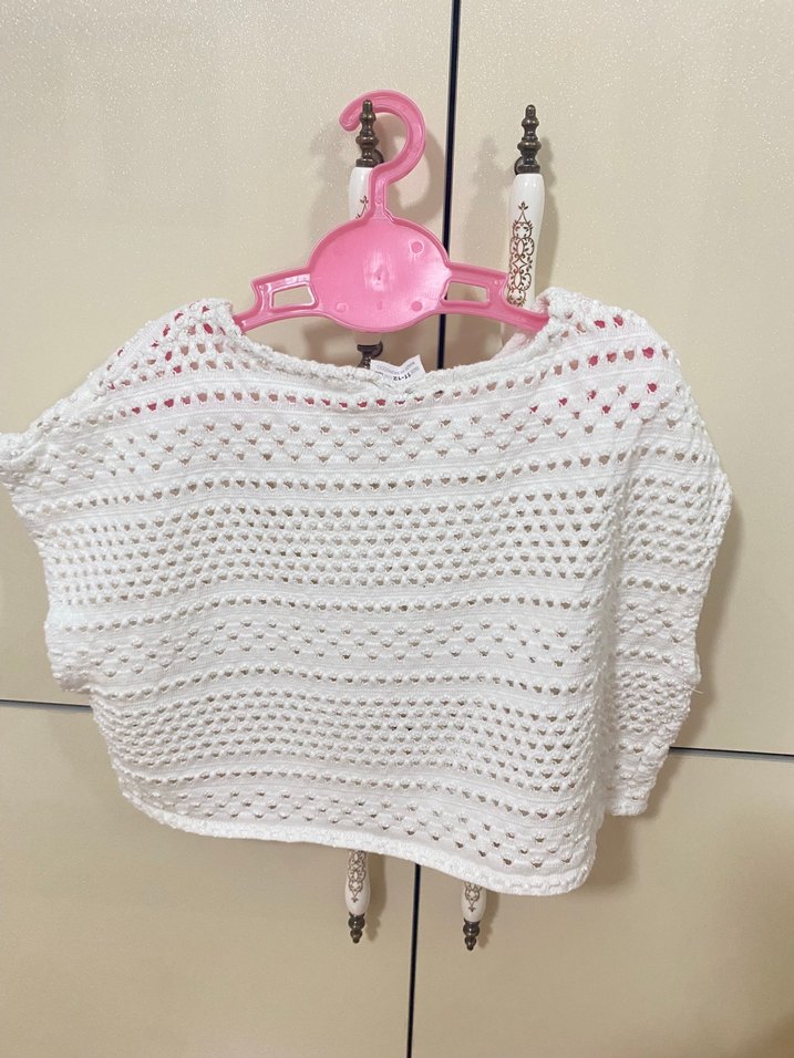 Kız Çocuk Beyaz Nakışlı Örgü Panço - Görsel 3