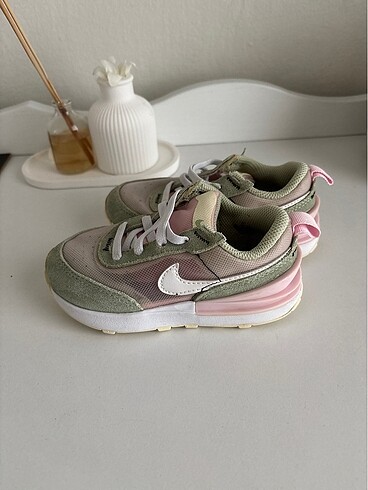25 Beden Nike kız çocuk ayakkabı