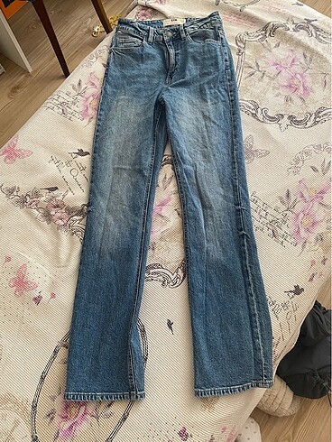 STRADIVARIUS JEAN